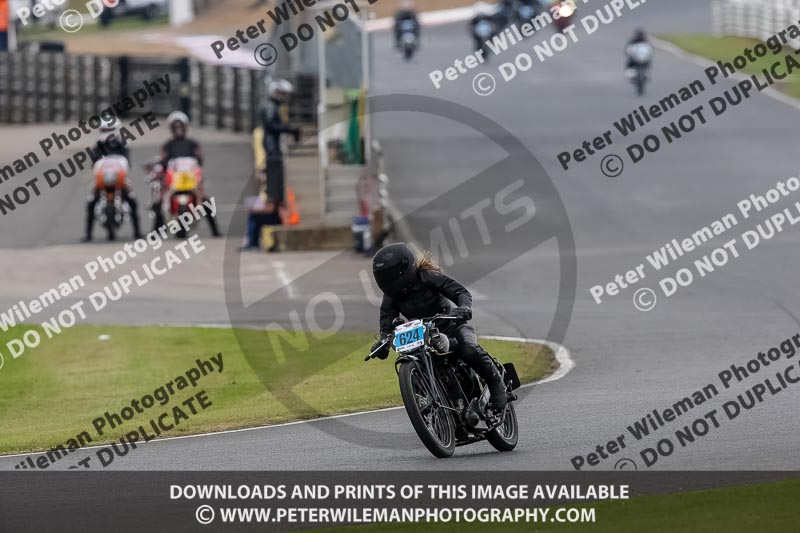 Vintage motorcycle club;eventdigitalimages;mallory park;mallory park trackday photographs;no limits trackdays;peter wileman photography;trackday digital images;trackday photos;vmcc festival 1000 bikes photographs